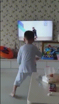 搞笑GIF：老二的日子也不好过啊！！