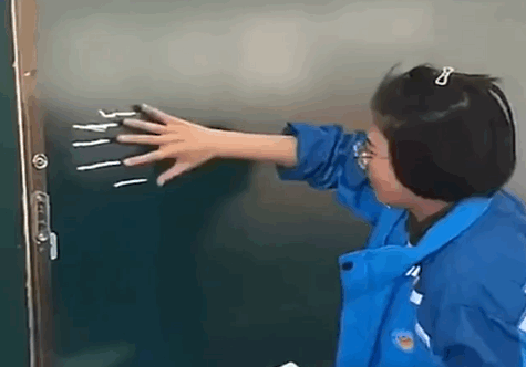 搞笑GIF：老二的日子也不好过啊！！