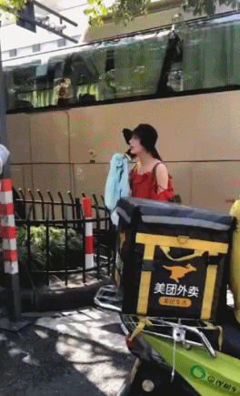 美女内涵动态图：受不了受不了！ 美女动图 第6张