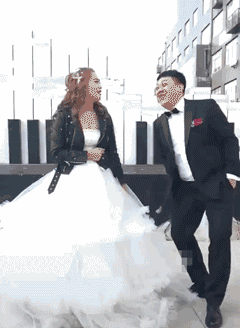 搞笑GIF动图：终于娶媳妇了，开心到尬舞