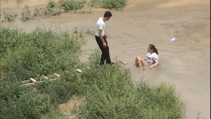 搞笑动态趣图：鱼竟然也会生气！