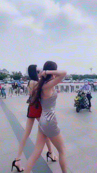 值得看的美女GIF：妹子如此喜欢绿！何不与我绿了你男友！