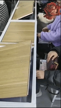 爆笑GIF动态图：小羊打到了出猪车！