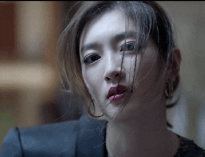 很黄很黄的美女GIF：赛车比赛？一看就很会开车了！ 美女动图 第5张