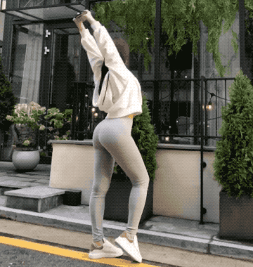 污污的美女动态图片@这瑜伽姿势挺好 - 第2页 轻松一刻 第1张