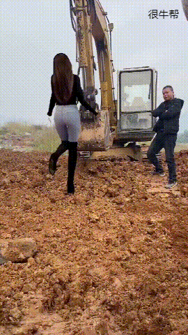 12个美女GIF图：也不怕蹭秃噜皮