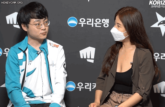 12个美女GIF图：也不怕蹭秃噜皮