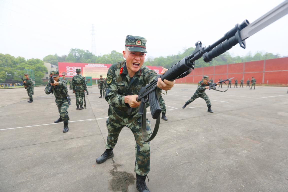 组图丨武警某支队大抓这些课目强化训练 - 中国军网