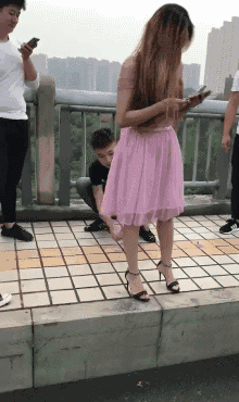 有特色的美女GIF图片：今天你绿了吗？