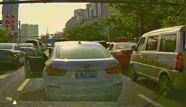 美女动图：双胞胎，看看哪个大一点 - 第2页 轻松一刻 第1张