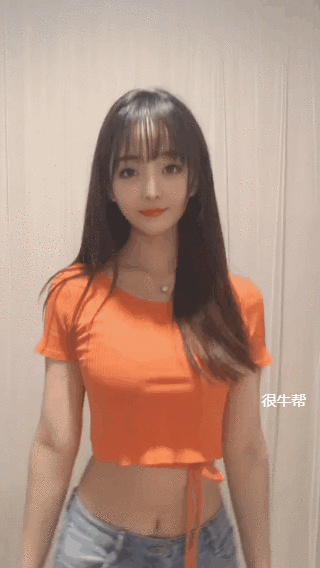 激情GIF动态图：坐游艇享受着海风