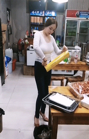 风骚美女动图：风情万种，只与你说！