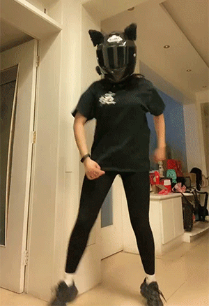 风骚美女动图：风情万种，只与你说！