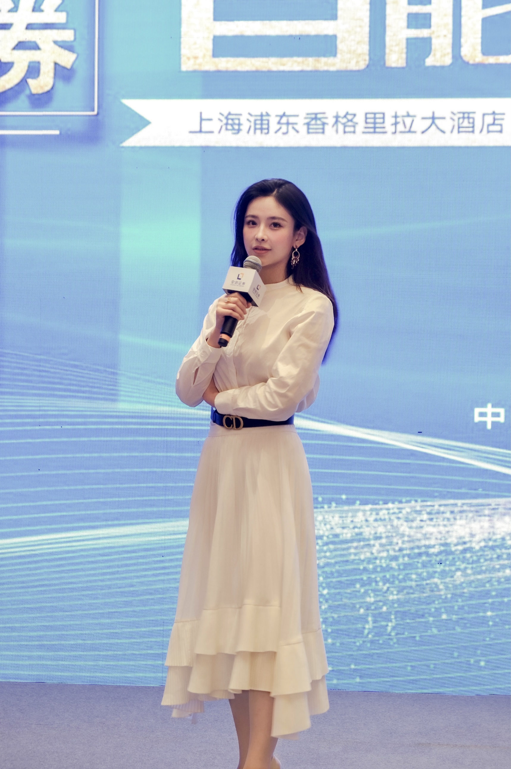 安信证券智能汽车高峰论坛：一场浪潮席卷的产业革命