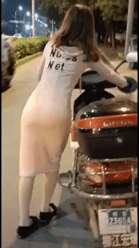 很赞的美女动图：好男人都去哪里了！这都不帮帮妹子！