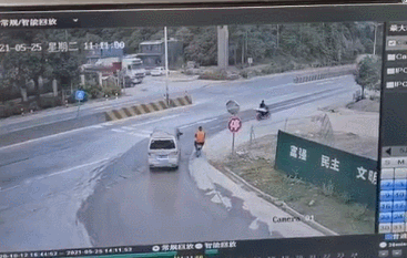 爆笑动图GIF图:父母才是真爱,而你只是意外!