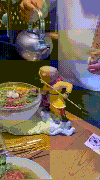 经典的GIF图片:这柔软的工作还招人吗?