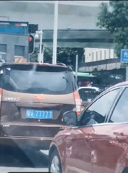 经典的GIF图片:这柔软的工作还招人吗?
