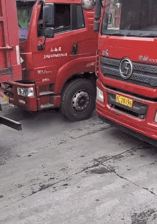 爆好笑的GIF:公司活动!好想体验体验!