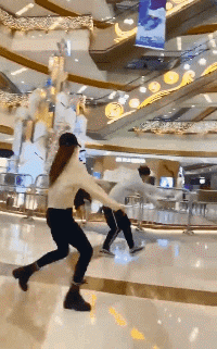 搞笑动图GIF图片:能不能给介绍一下,我也不想努力了