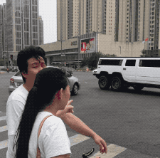 爆笑的GIF动态图:这年头,谁还不是个舔狗!