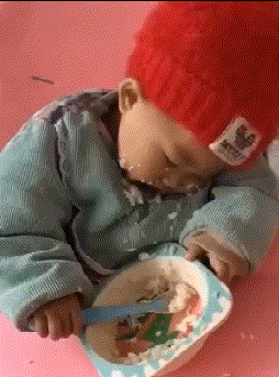 笑晕过去的GIF:好好的婚礼被搞成这样,求新郎心理阴影