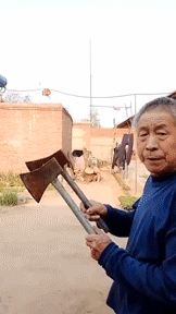 爆笑GIF动态图:等了好久终于等到你了,太开心了!