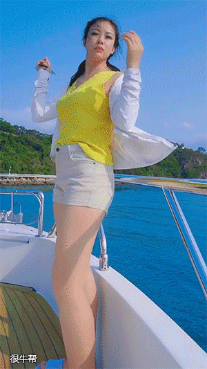 美女邪恶会动的GIF：那一刻，杰夫决定将来要娶珍妮 美女动图 第6张