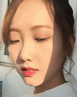 美女邪恶会动的GIF：那一刻，杰夫决定将来要娶珍妮 美女动图 第7张