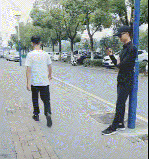 搞笑动图:这年头生娃就是来玩的!
