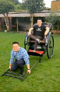 爆笑的GIF动图:没喝上三两斤是走不出来这个效果的!