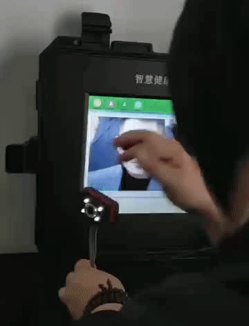 很好笑的GIF:这是黄瓜出了轨,还是石榴变了心?
