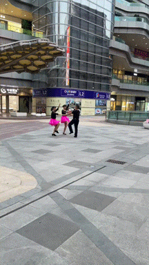 很好笑的GIF:这是黄瓜出了轨,还是石榴变了心?