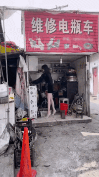 水平不错的美女GIF：逐渐清晰！满意吗？ 美女动图 第2张