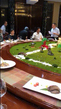 真好笑的GIF图片:忽然感觉这个工作也不是那么香了