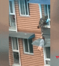 爆笑的GIF图片:可笑,居然还对男人抱有希望