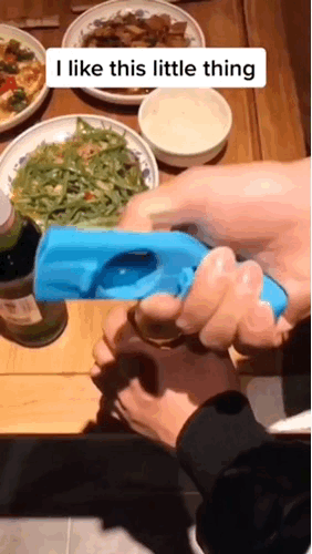 雷暴人的GIF图片：我的队友除了打人不会，啥都会!