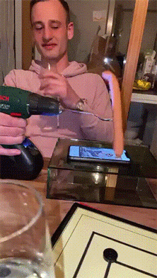 太搞笑的GIF：怎么能这样，宝宝也好想吃