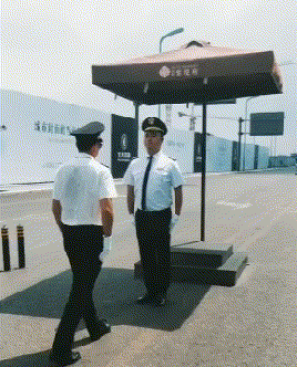 爆笑的GIF：刚离婚？车都分割一半了！