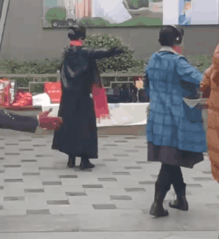 精彩GIF:扎发神器,自动编发器,编辫子神器!