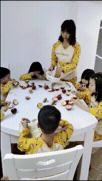 搞笑GIF图：狗子我错看你了，你真敢去演戏了