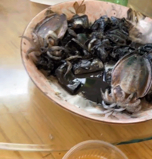爆笑动态图：漂亮的女孩子对男人的吸引有多大