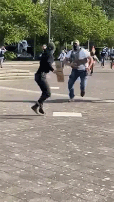 搞笑动态图：在冬日被静电支配的恐惧