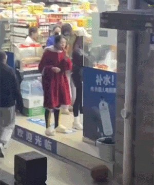搞笑动态图：在冬日被静电支配的恐惧