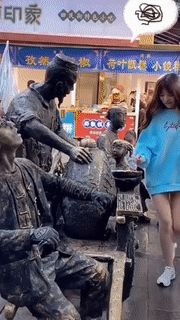 爆笑的GIF：被诈骗去报警，反因聊天和转账记录嫖娼被抓
