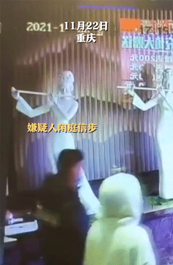 精彩的GIF图片：海南农林科技学校多名女生围殴一男生