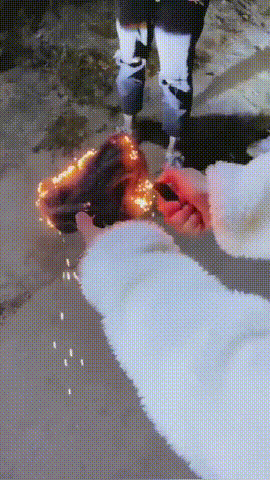 爆笑GIF：看着这打针的手，我比被打的还紧张