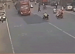 沙雕动图图片：这种女生……不知道怎么说了！