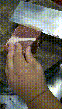 沙雕动图图片：这种女生……不知道怎么说了！