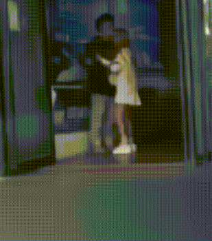 沙雕动图图片：这种女生……不知道怎么说了！